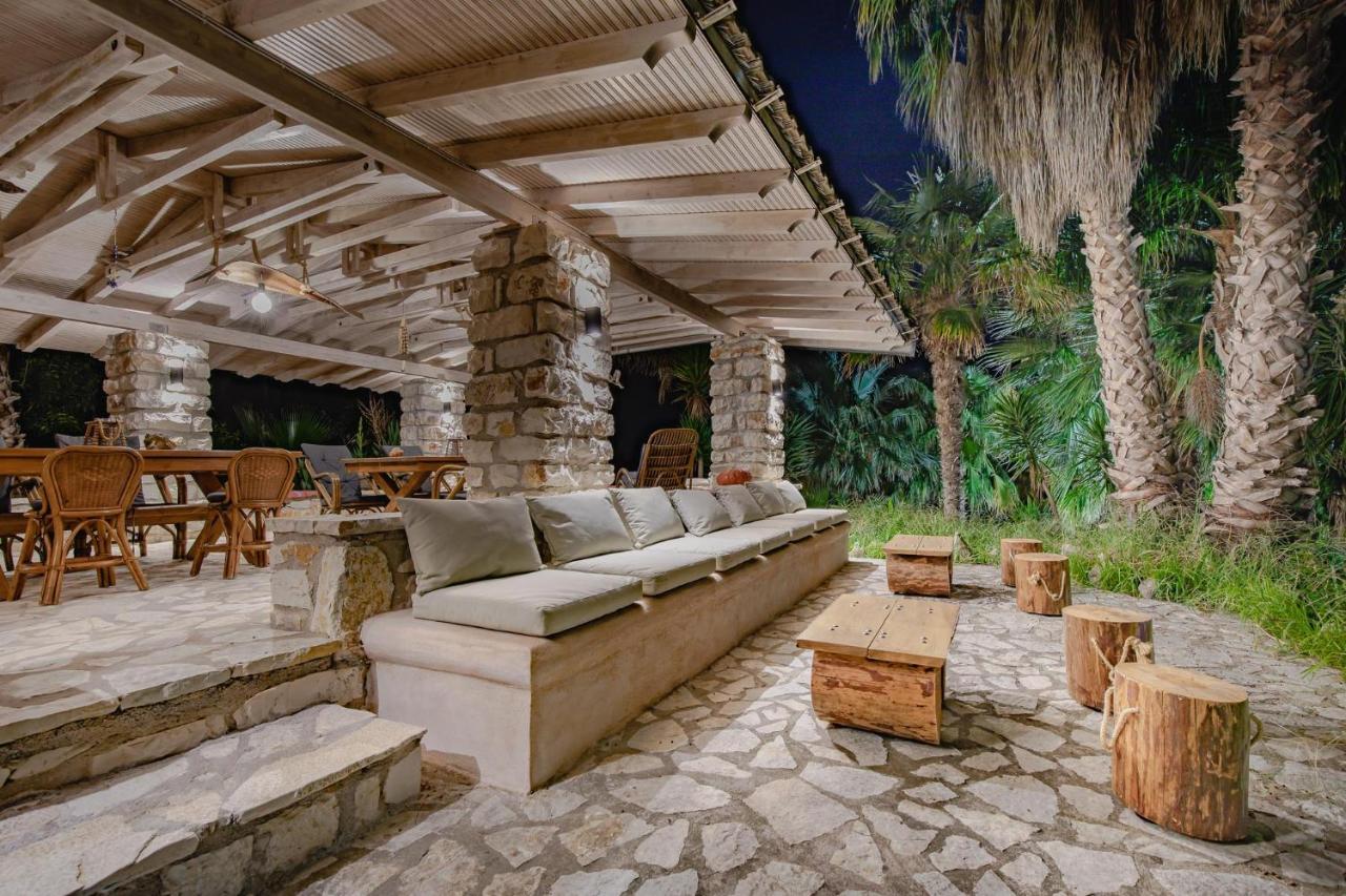 Orraon Lux Aparts Preveza Buitenkant foto