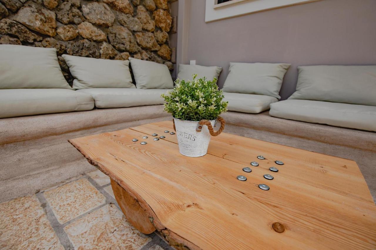 Orraon Lux Aparts Preveza Buitenkant foto