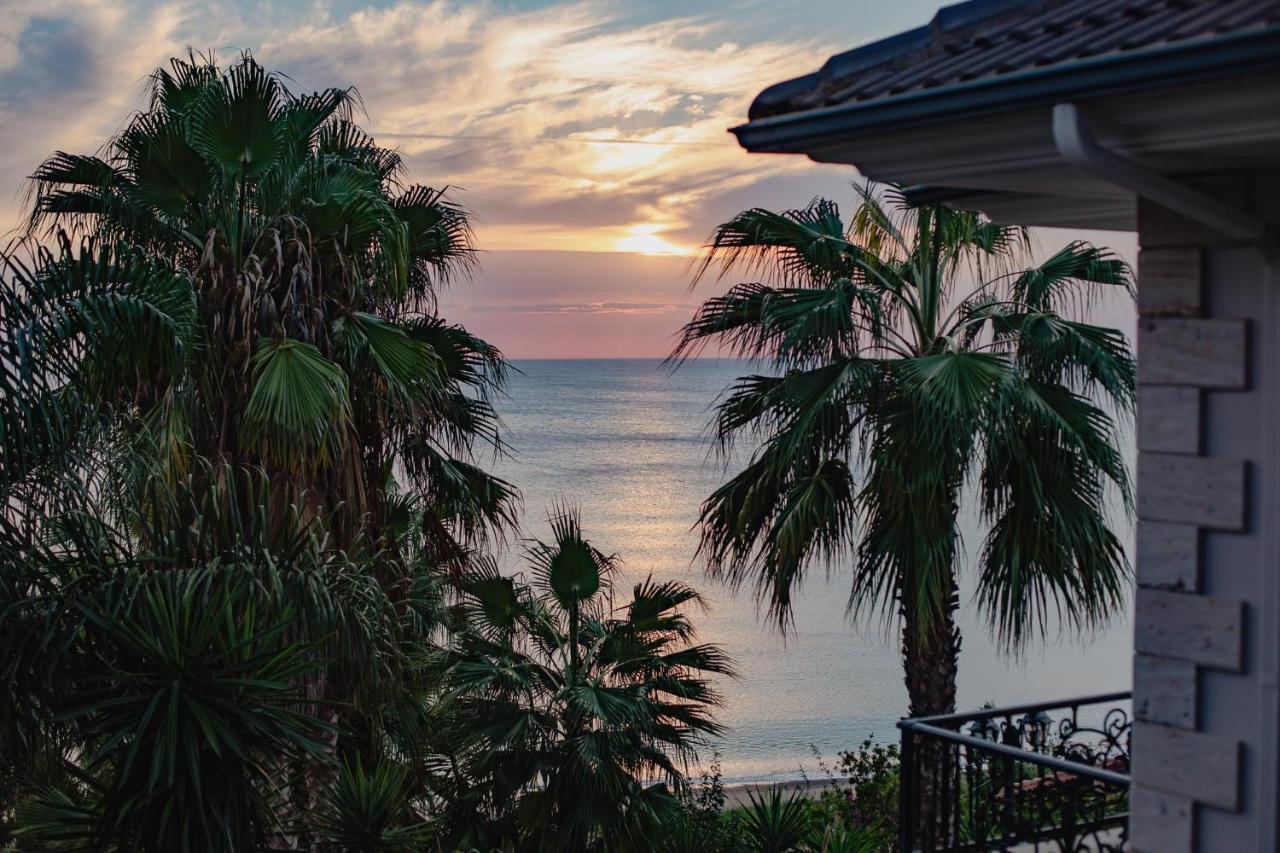Orraon Lux Aparts Preveza Buitenkant foto