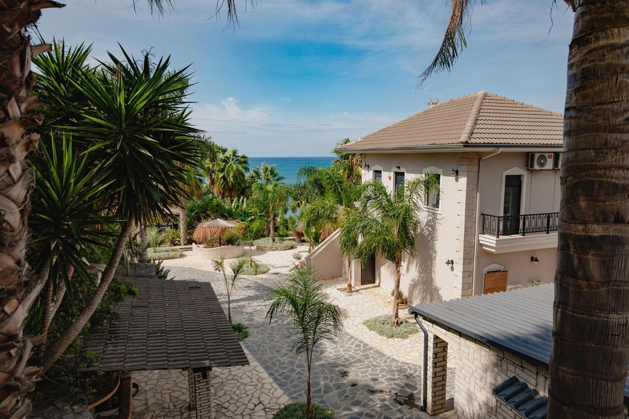 Orraon Lux Aparts Preveza Buitenkant foto