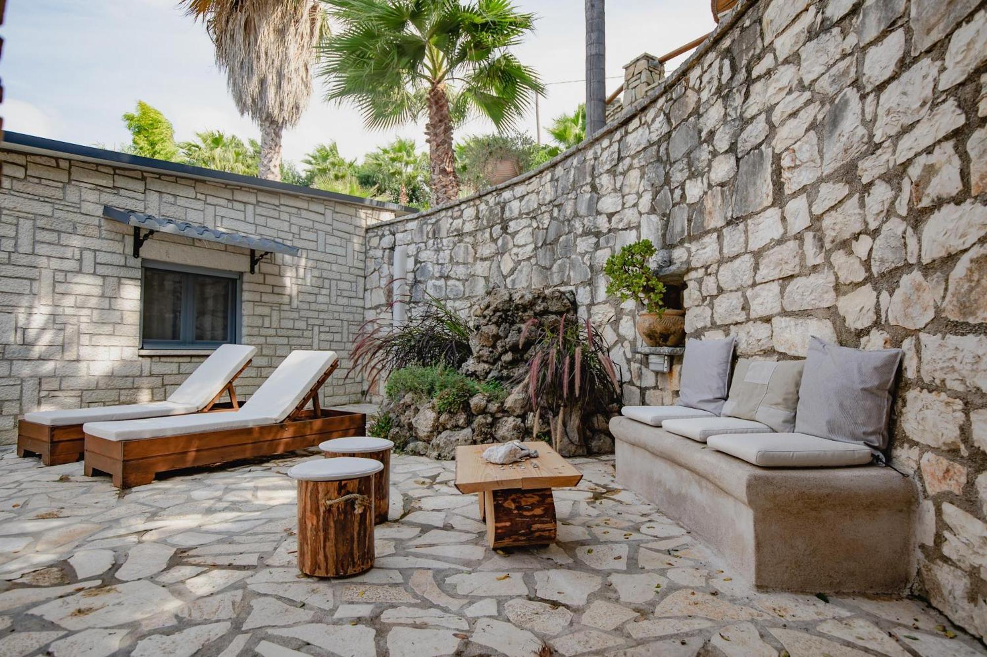 Orraon Lux Aparts Preveza Buitenkant foto